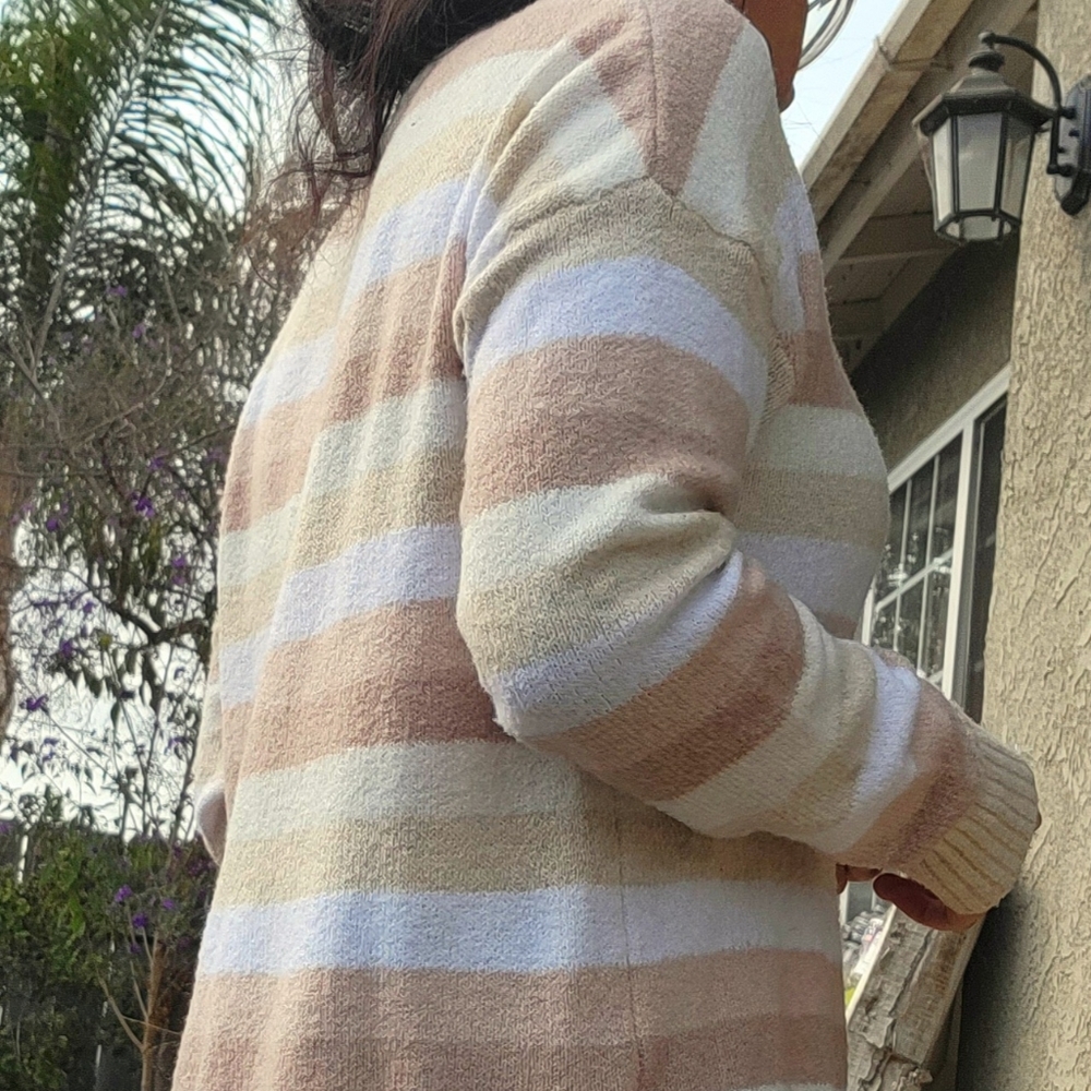 Sweater - Picture 3 of 4